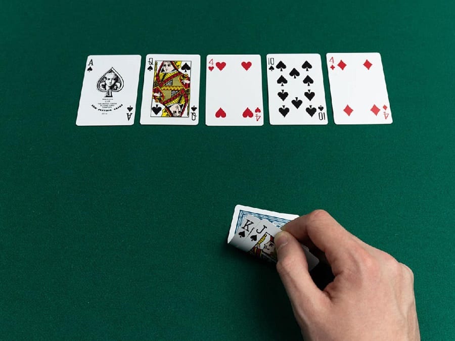 Chiến thuật thay đổi khoảng tố trong poker