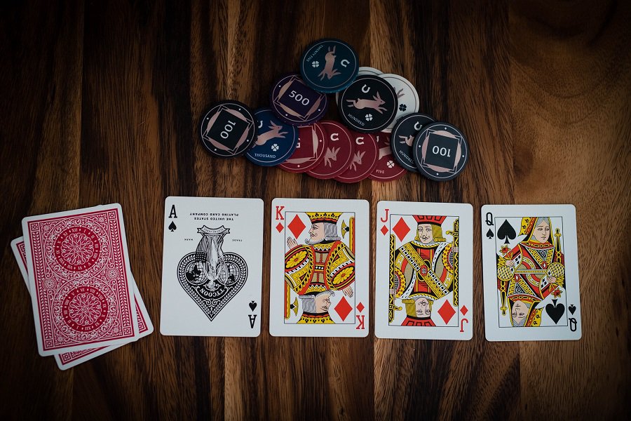 Có thể bạn chưa biết danh sách người chơi thua lỗ nhiều nhất khi chơi poker thế giới?